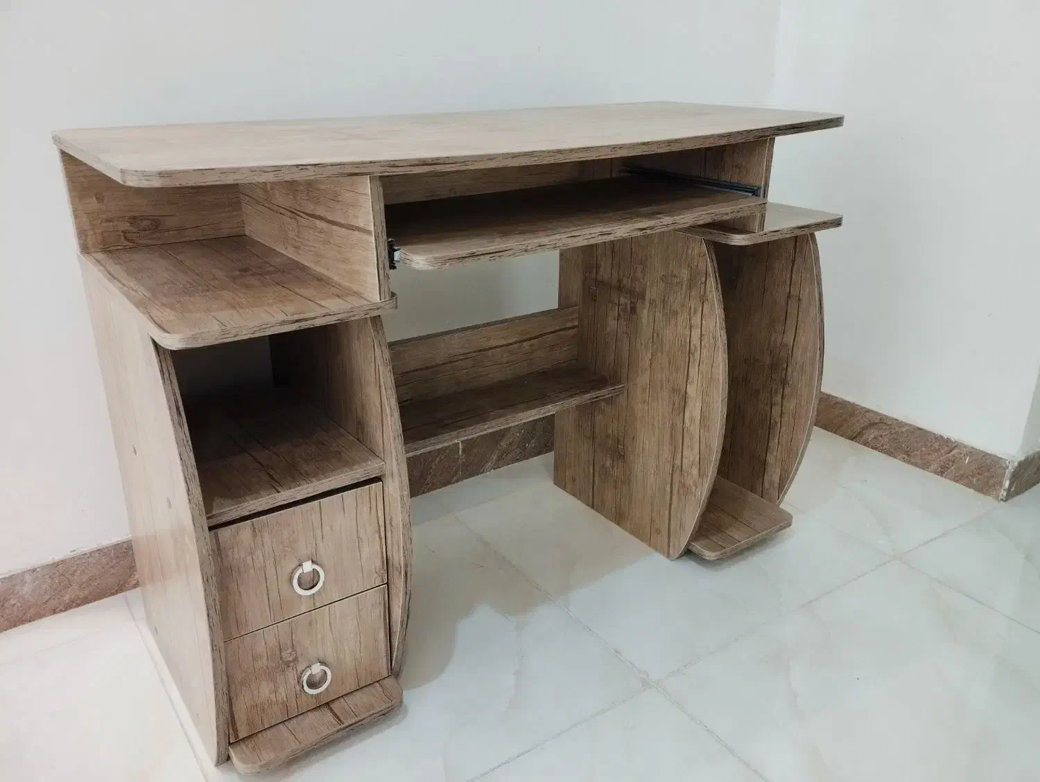 میز کامپیوتر|میز تحریر و کامپیوتر|رشت, منظریه|دیوار