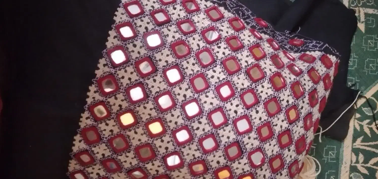 دوخت آینه|لباس|هیرمند, |دیوار