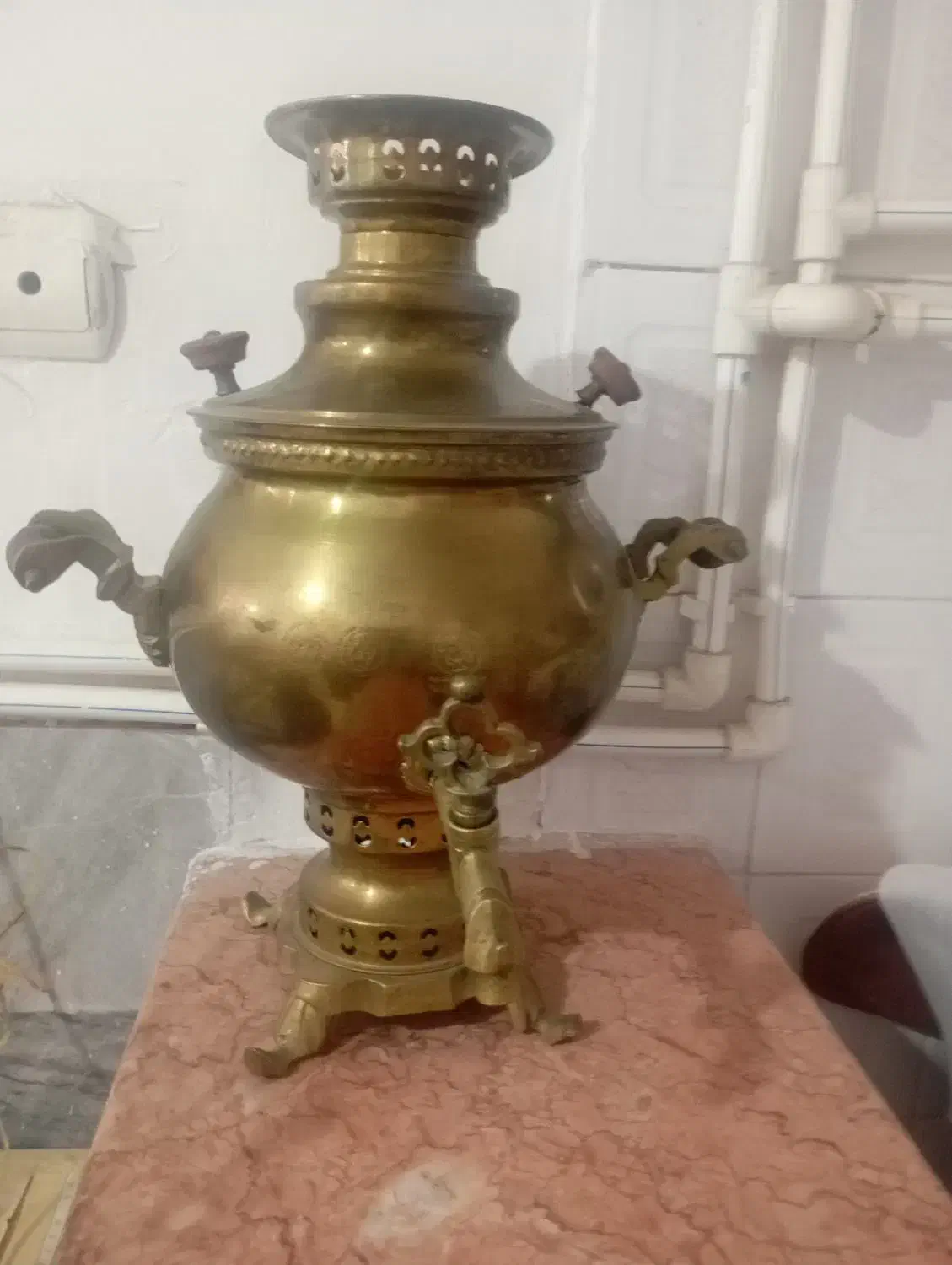 سماور برنجی ذغالی|کلکسیون اشیاء عتیقه|گناباد, |دیوار