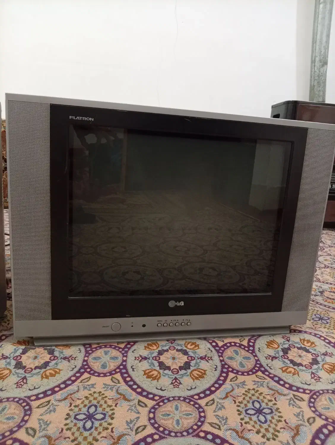 تلویزیون ۲۴ اینچ دو عدد|تلویزیون و پروژکتور|قم, ولیعصر|دیوار