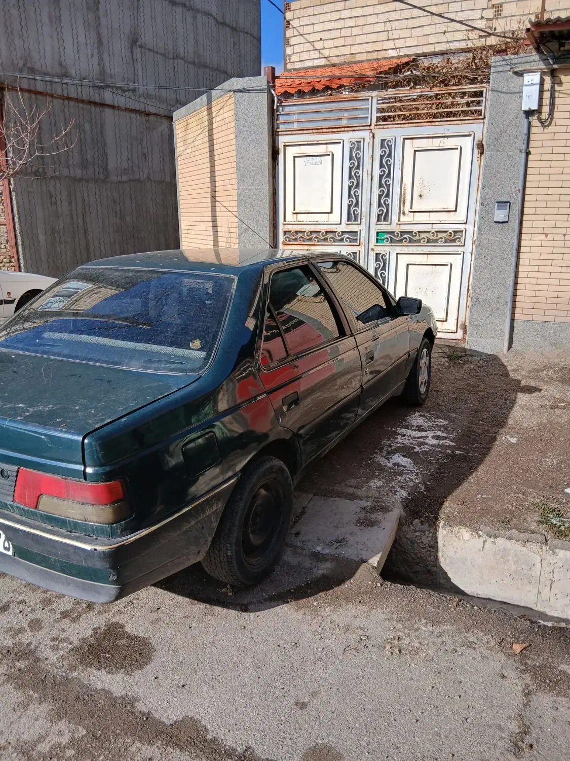 اردی مدل۸۳ بیرنگ|خودرو سواری و وانت|هریس, |دیوار