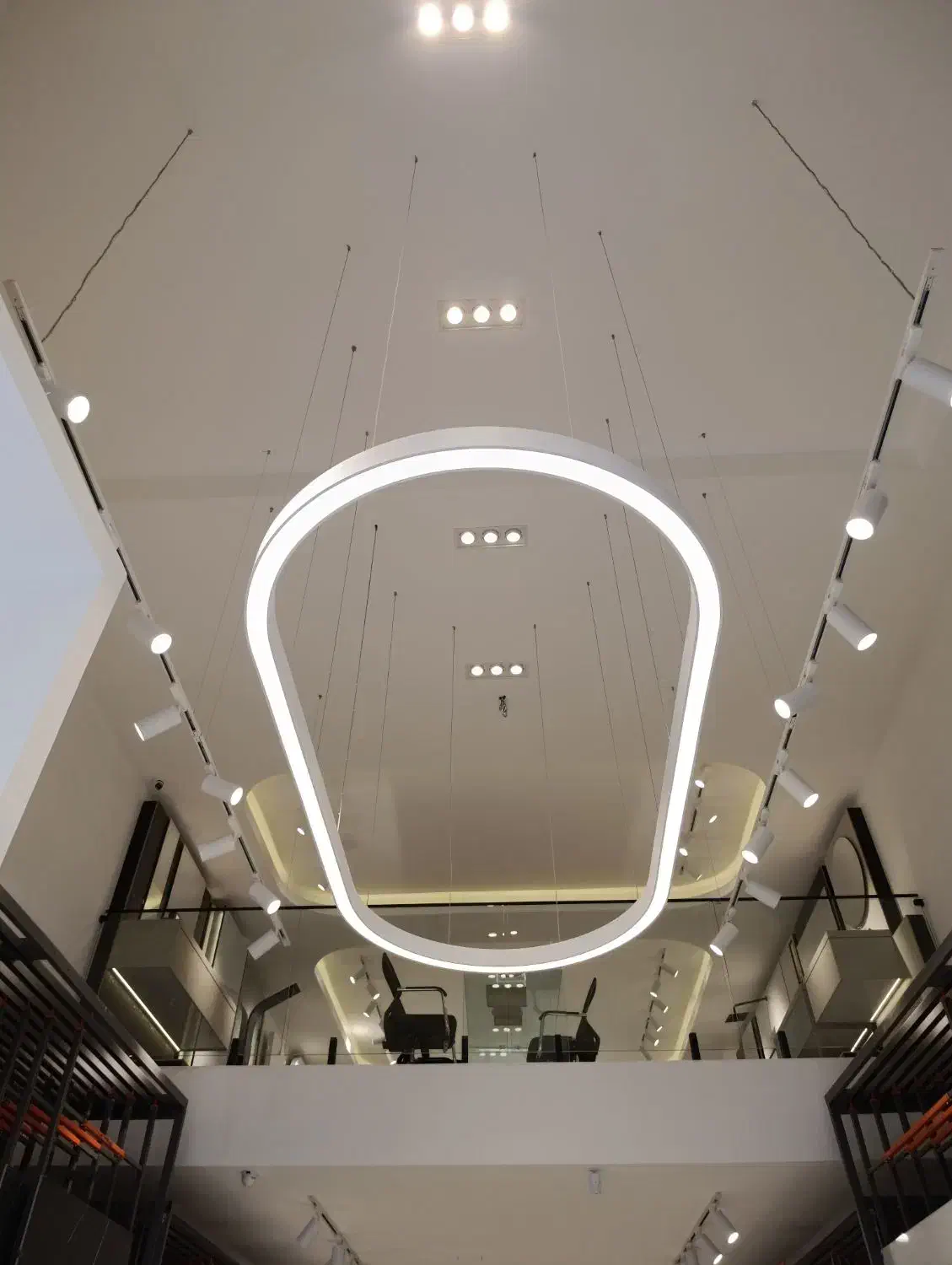 برقکار ساختمانی|خدمات پیشه و مهارت|رویان, |دیوار