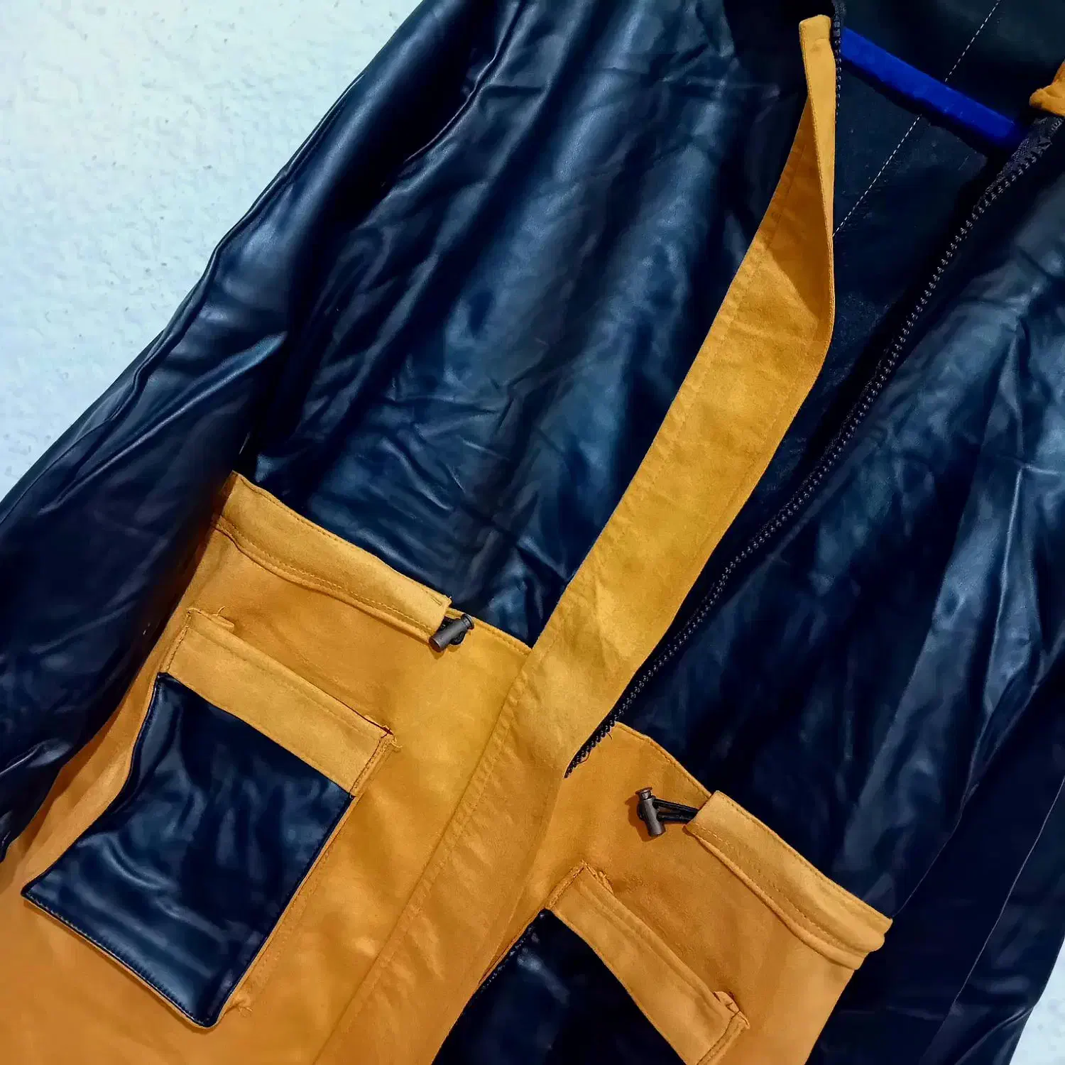 مانتو ..|لباس|سلمان‌شهر, |دیوار