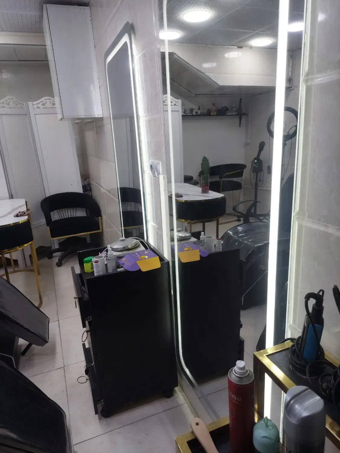 فروش تجهیزات کامل سالن آرایشی در حد نو|آرایشگاه و سالنهای زیبایی|شوش, |دیوار