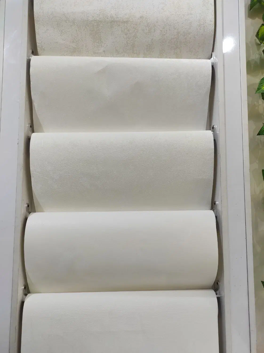 کاغذ دیواری سفید ساده روشن شاین دار|مصالح و تجهیزات ساختمان|تهران, هاشمی|دیوار