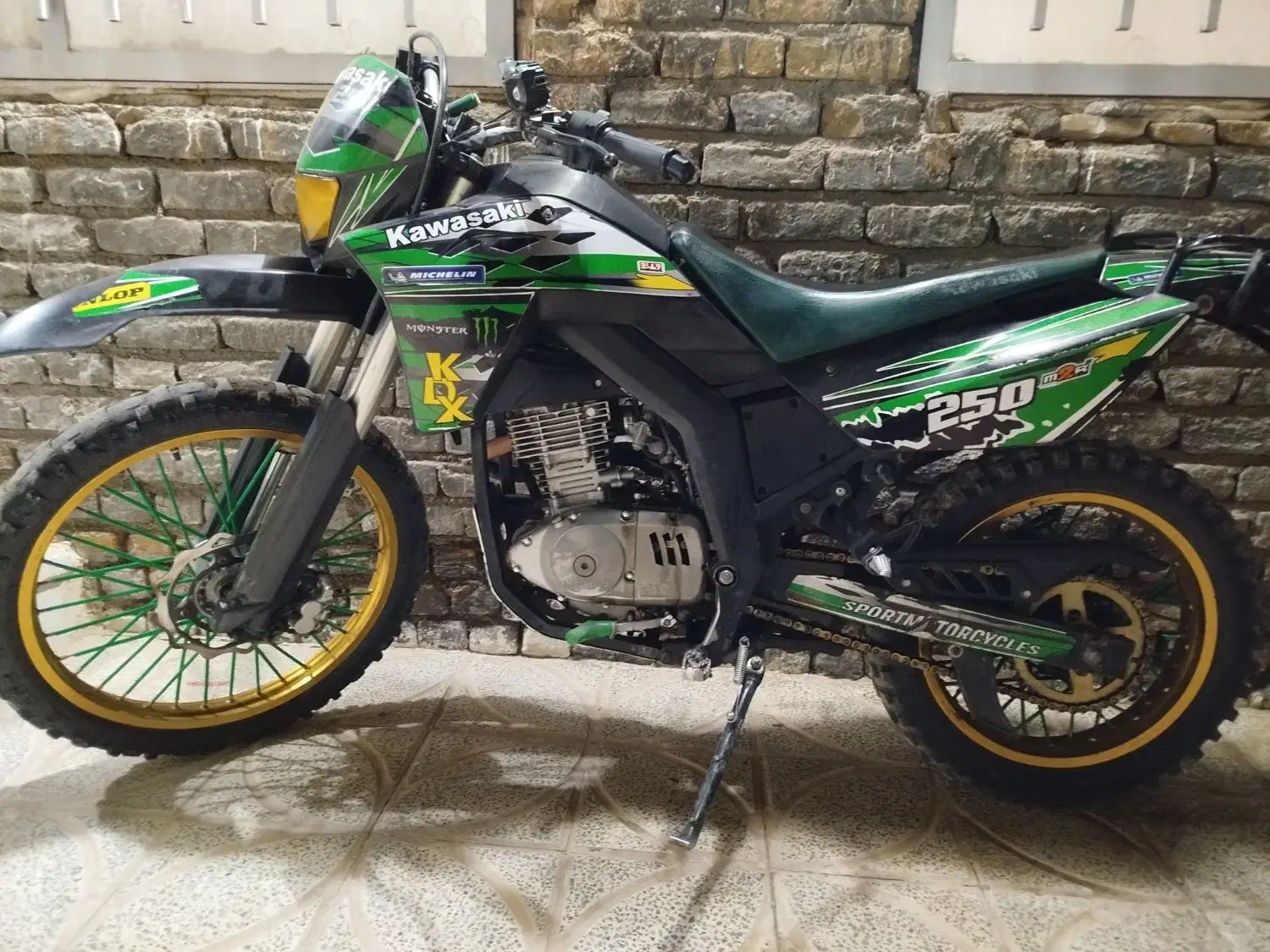 موتور تلر|موتورسیکلت|تربت‌حیدریه, آبشار|دیوار