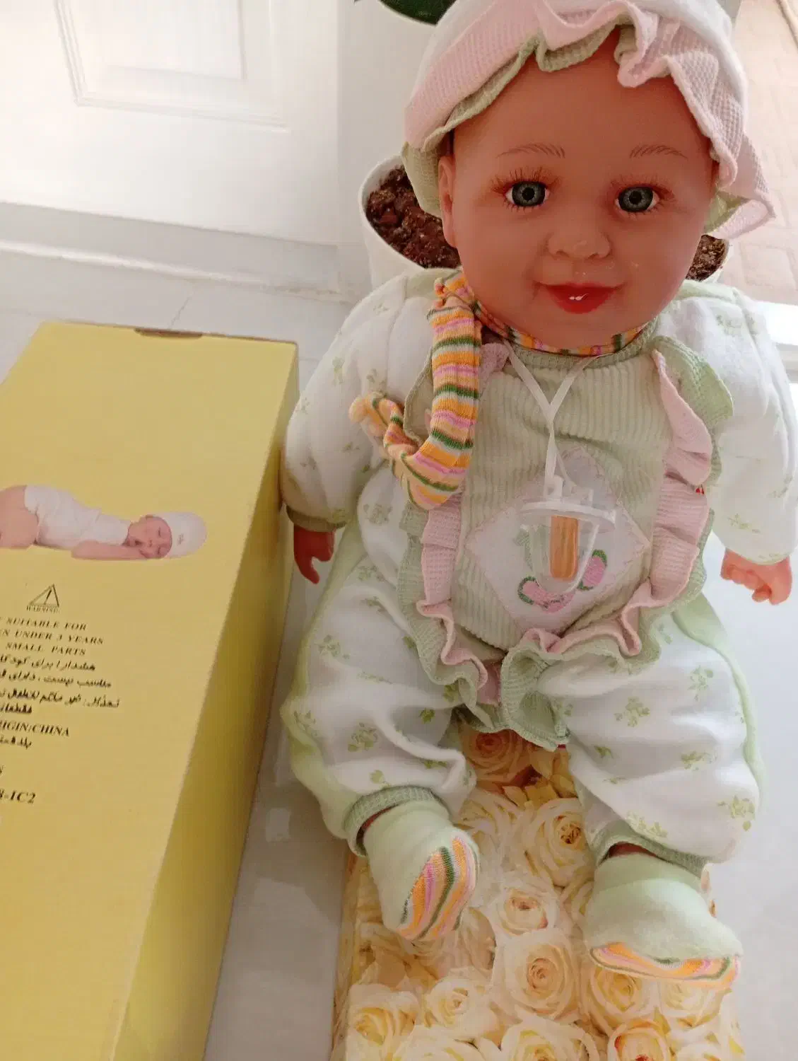 عروسک آکبند|اسباب‌بازی بچه|جلفا, |دیوار