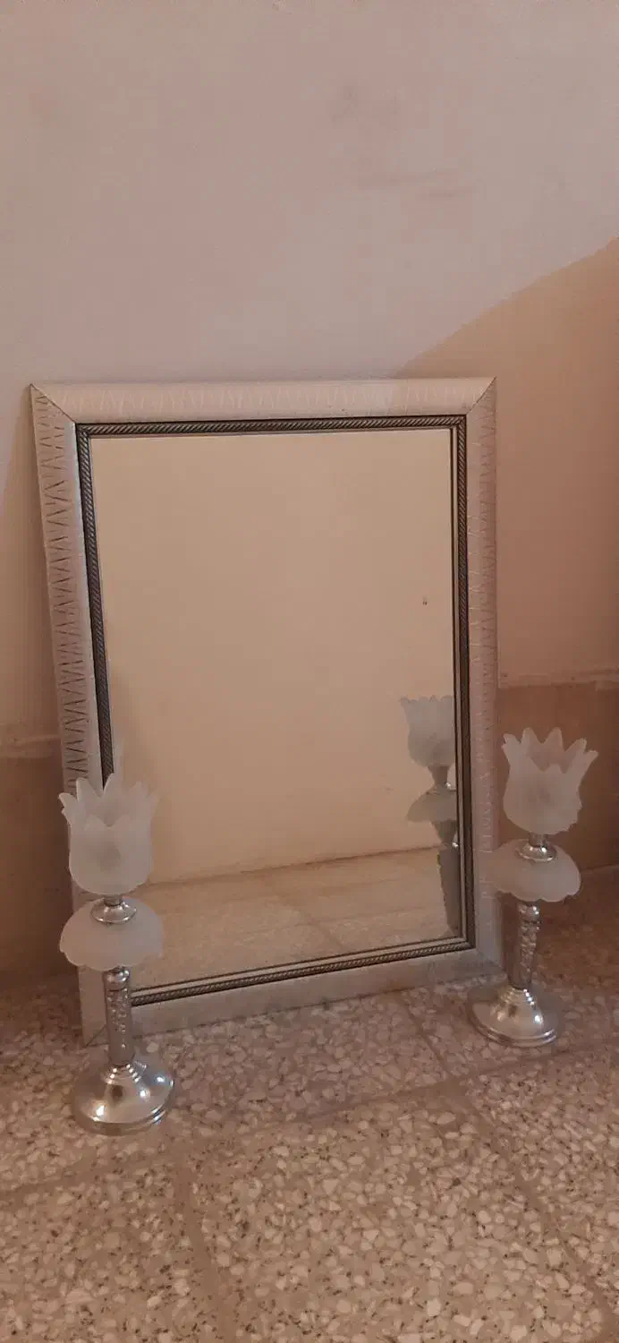 ایینه و شمعدان|آینه|اصفهان, برازنده|دیوار