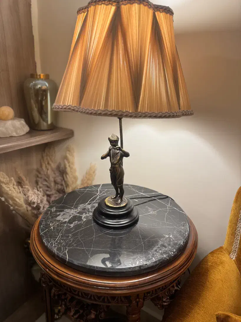 اباژور برنز جفت دختر و پسر نوازنده امضا دار|چراغ خواب و آباژور|تهران, سوهانک|دیوار