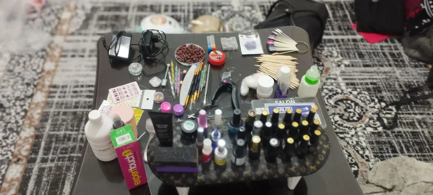 وسایل کاشت ناخن|آرایشگاه و سالن‌های زیبایی|کوهدشت, |دیوار