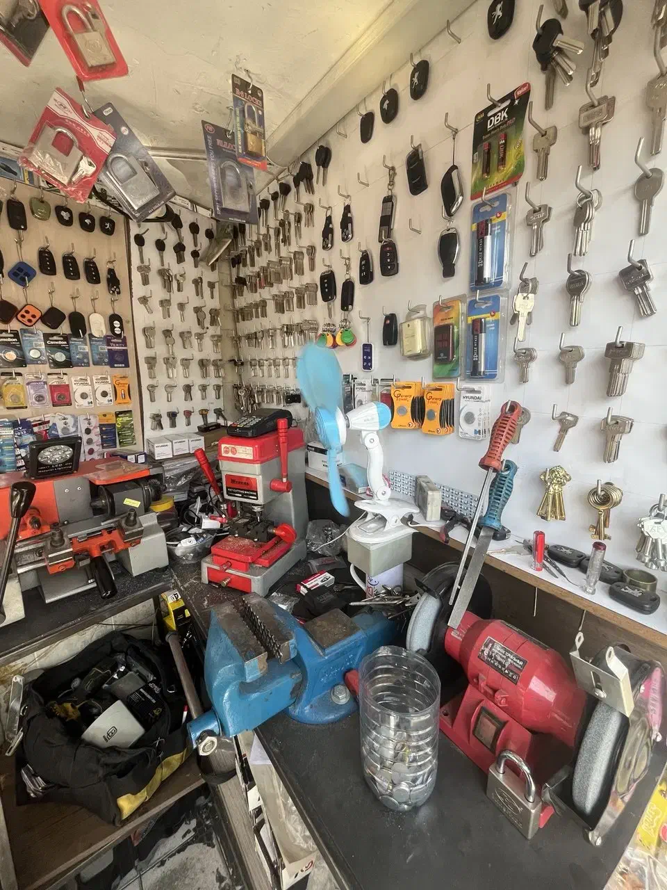 کلیدسازی شبانه روزی قفل ریموت جک برقی پارکینگ|خدمات پیشه و مهارت|تهران, پاسداران|دیوار