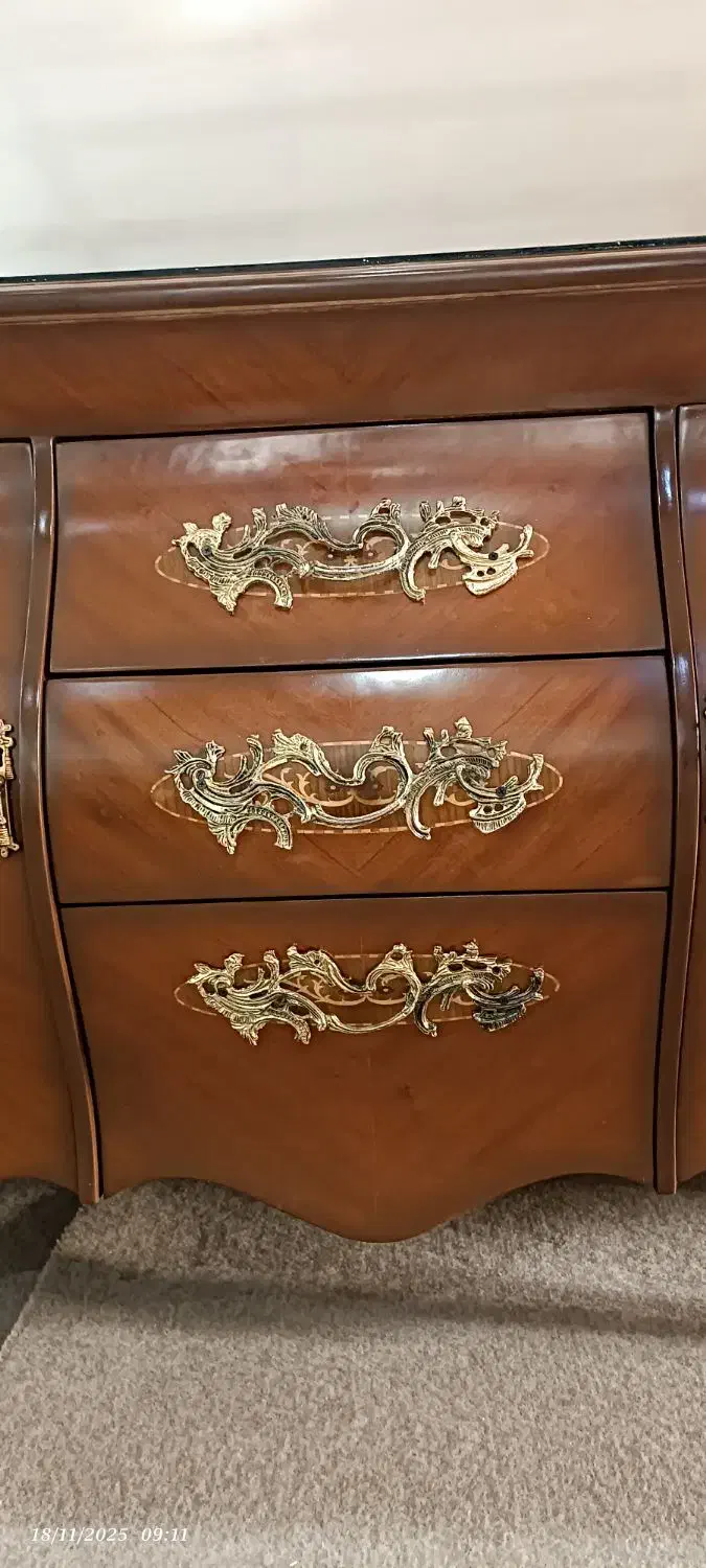 آینه و کنسول نو. مناسب جهیزیه|بوفه، ویترین، کنسول|میاندوآب, |دیوار