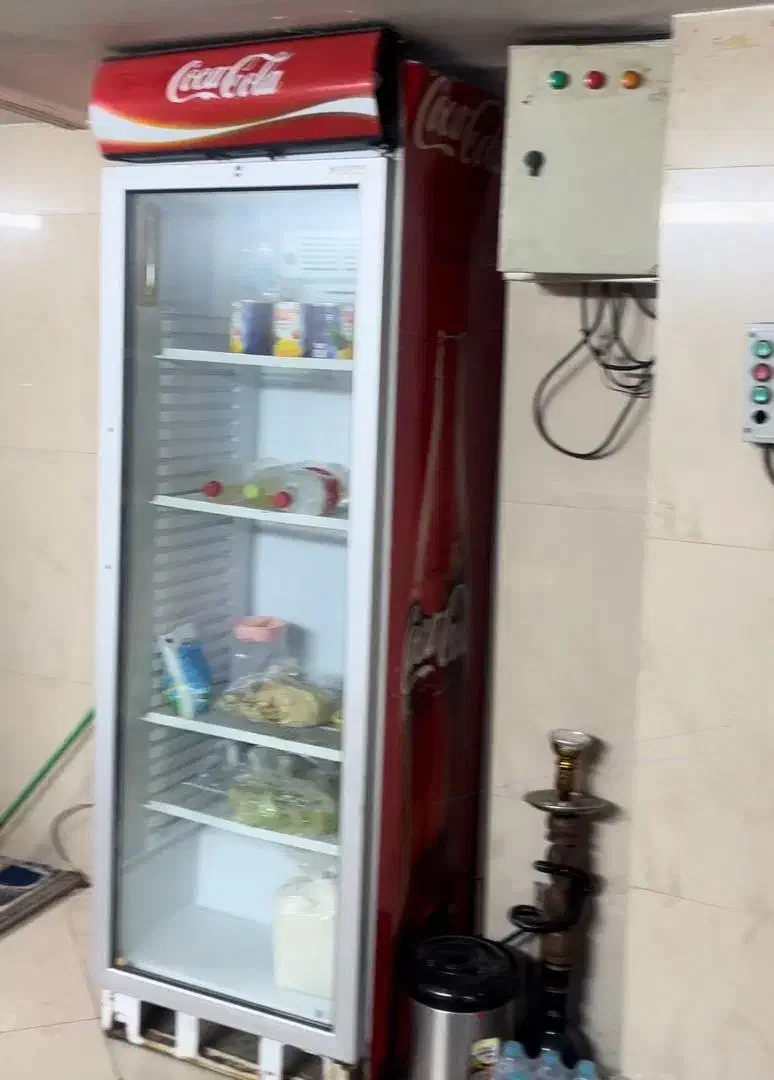 واگذاری وسایل آبمیوه بستنی|کافی‌شاپ و رستوران|تهران, تهرانپارس شرقی|دیوار