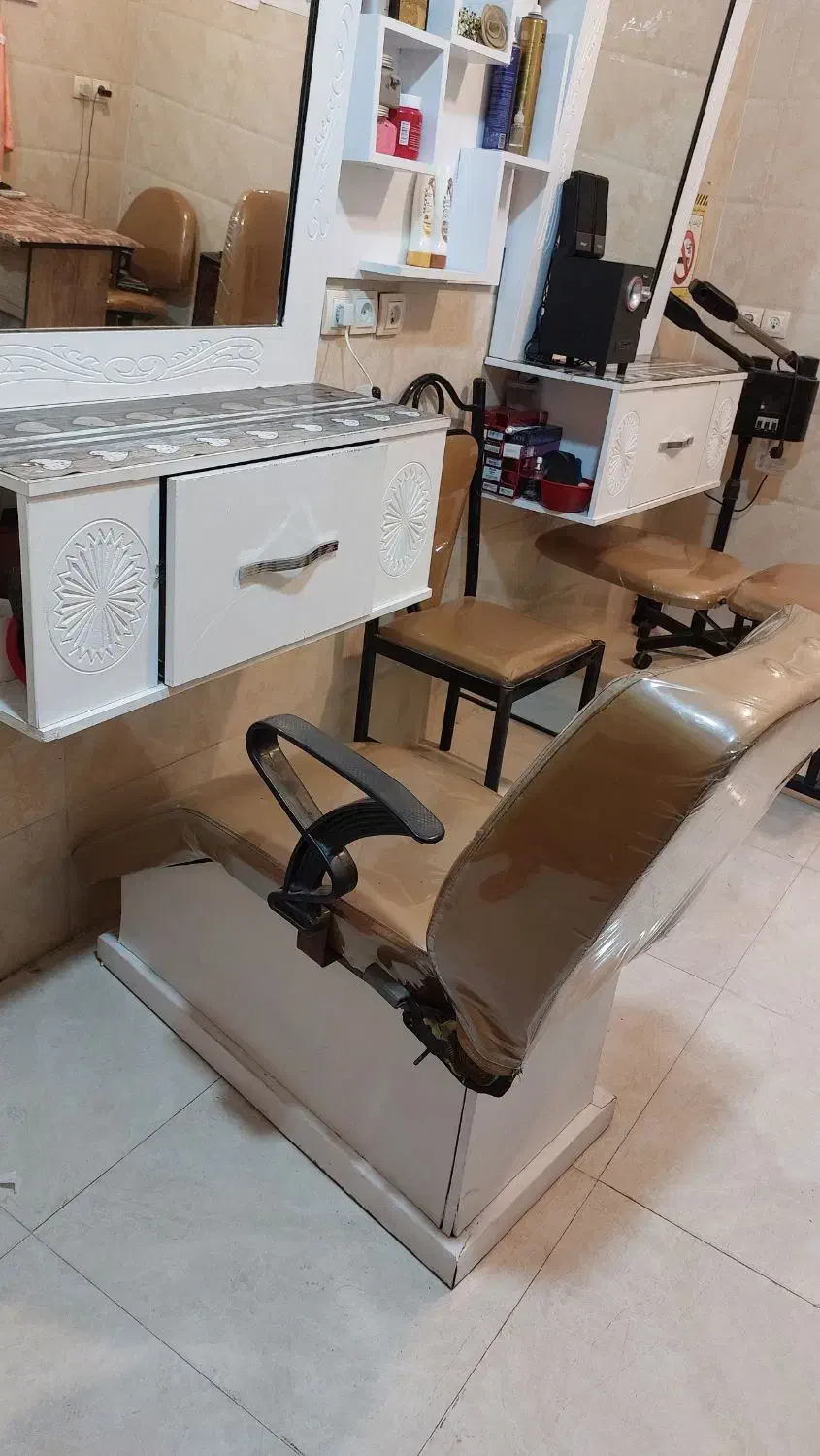 لوازم اریشگاه|آرایشگاه و سالن‌های زیبایی|سبزوار, هفت تیر|دیوار