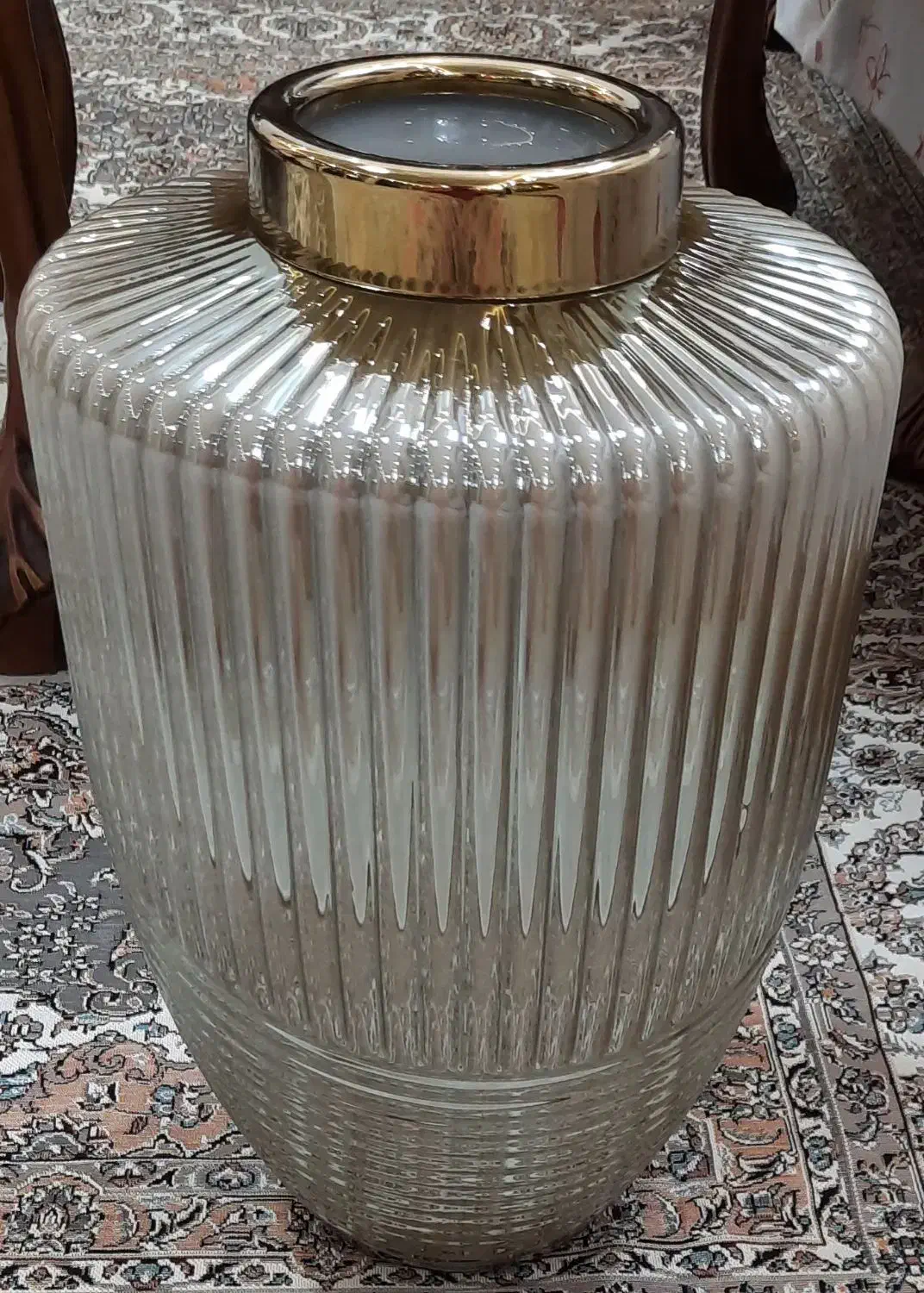 گلدان شیشه ای جدید و براق و بزرگ|صنایع دستی و سایر لوازم تزئینی|خمینی‌شهر, |دیوار