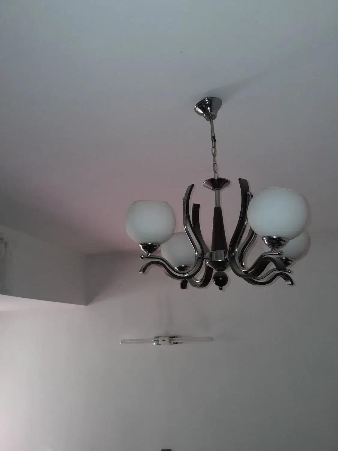 لوستر چوبی ۴شعله|لوستر و چراغ آویز|رباط‌کریم, مسکن مهر آبشناسان|دیوار