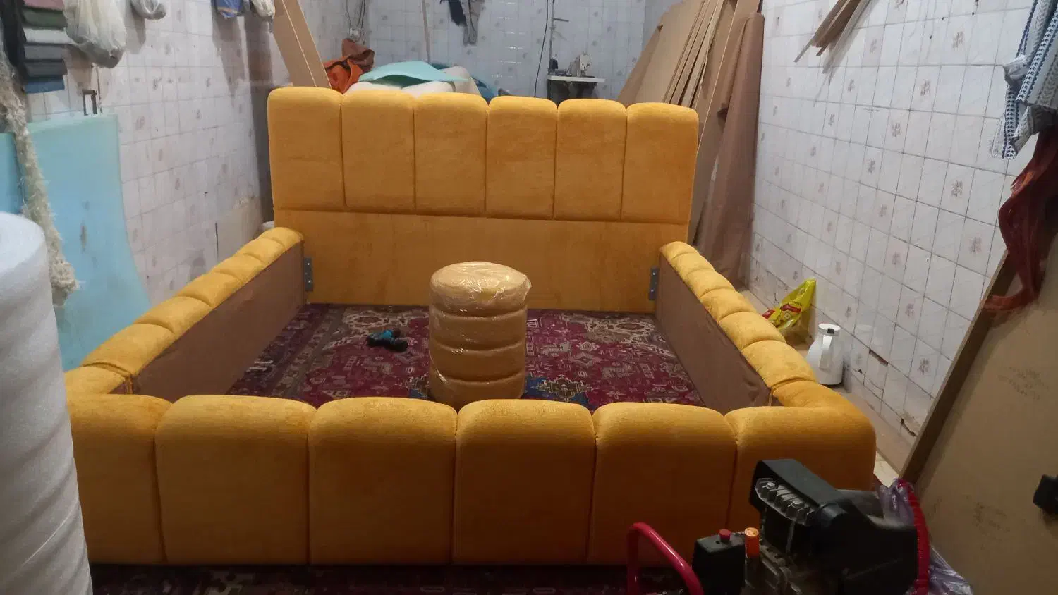 سرتخت|تخت و سرویس خواب|شیراز, سعدیه شمالی|دیوار