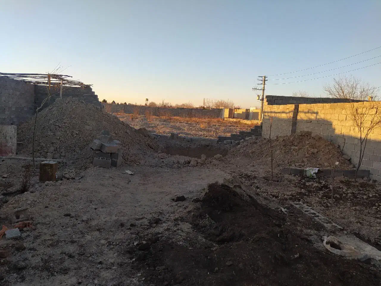 خاک|خدمات باغبانی و درختکاری|ملارد, |دیوار