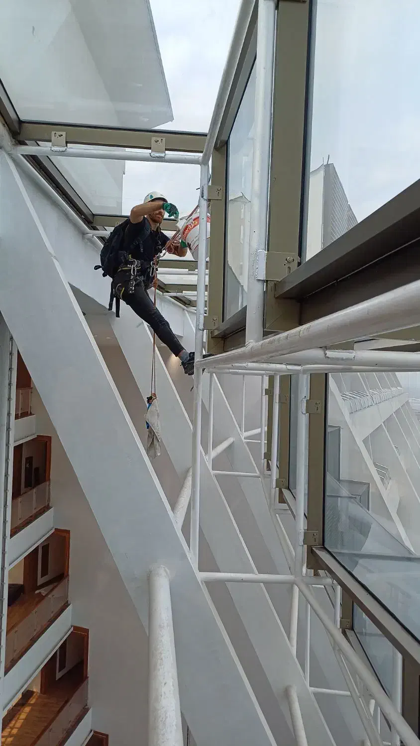 راپل .( کار در ارتفاع) بدون داربست .بند بازی|خدمات پیشه و مهارت|نور, |دیوار