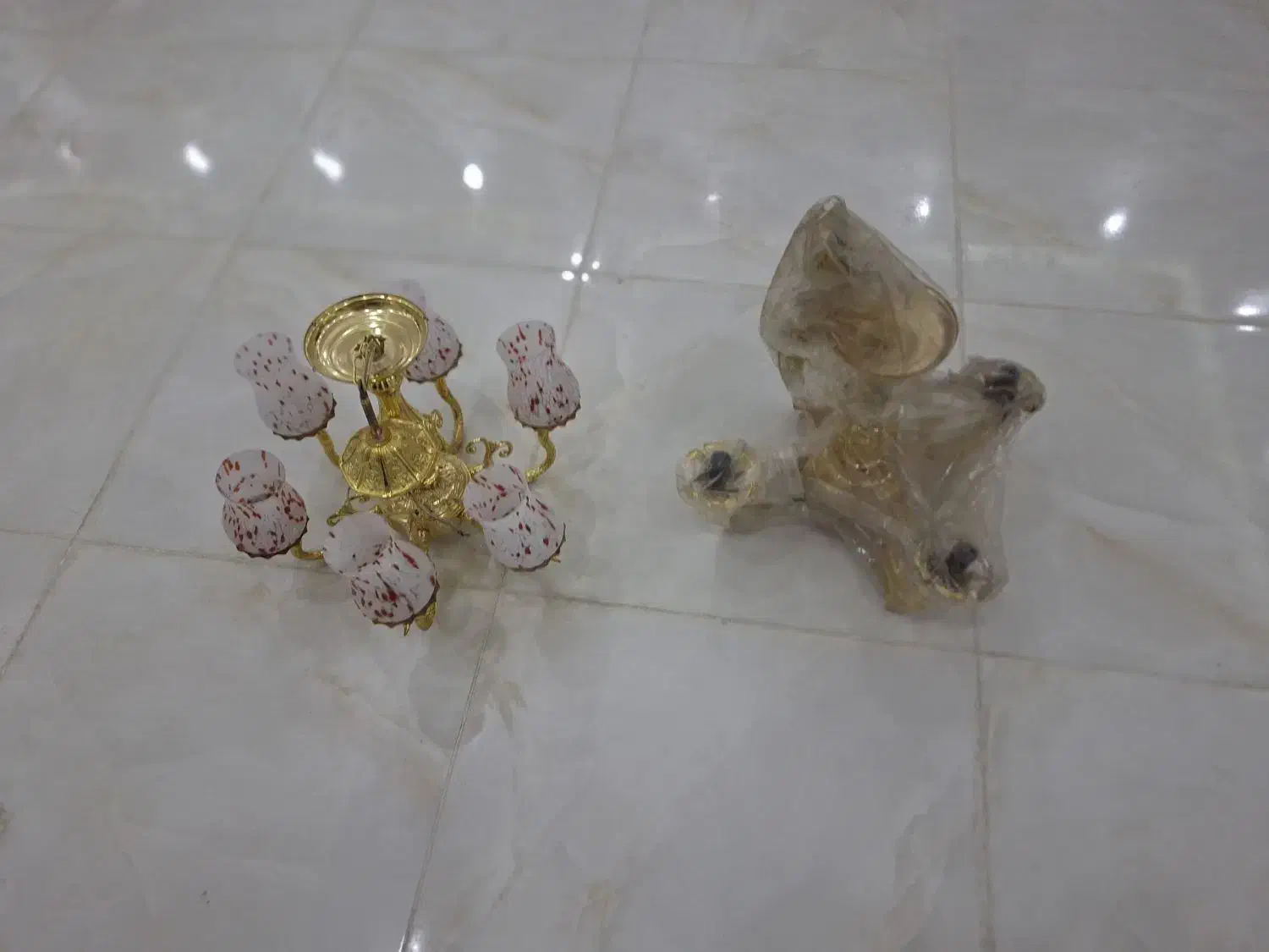 دو عدد لوستر فلزی با آبکاری طلا|لوستر و چراغ آویز|قروه, |دیوار