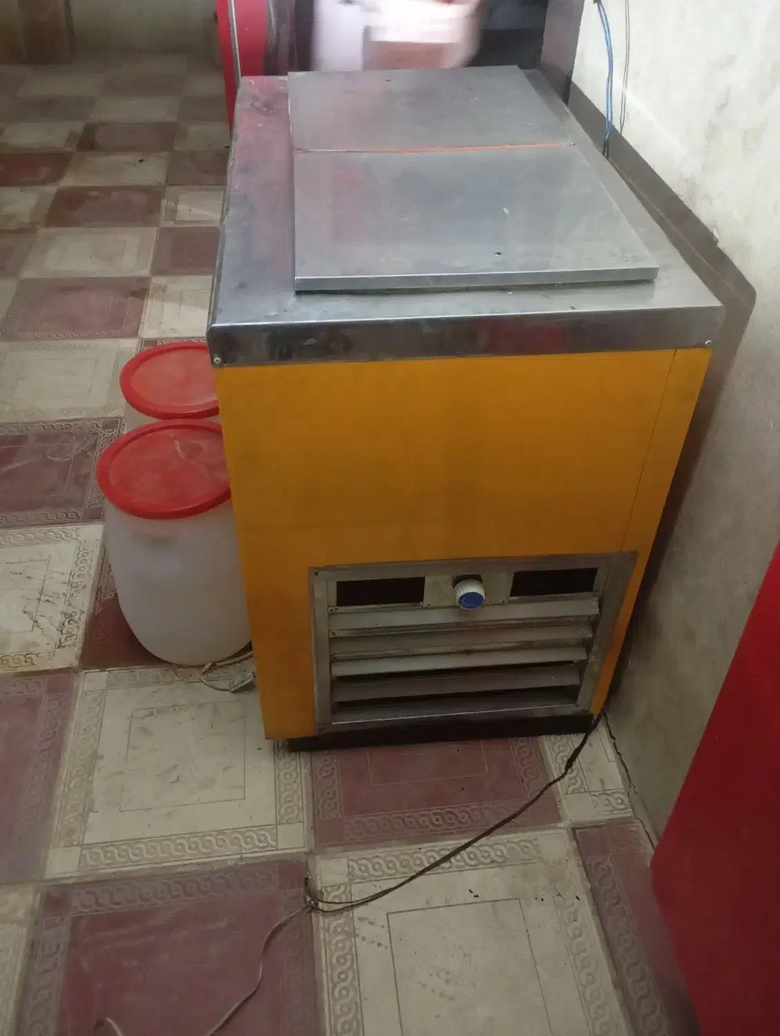 فریزر صندوقی سالم سالم|فروشگاه و مغازه|چهارباغ, |دیوار