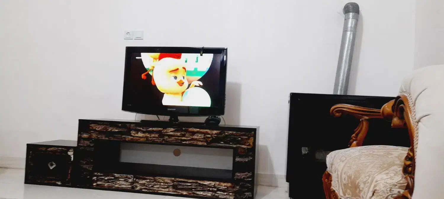 LCD سامسونگ۳۲|تلویزیون و پروژکتور|بروجرد, |دیوار