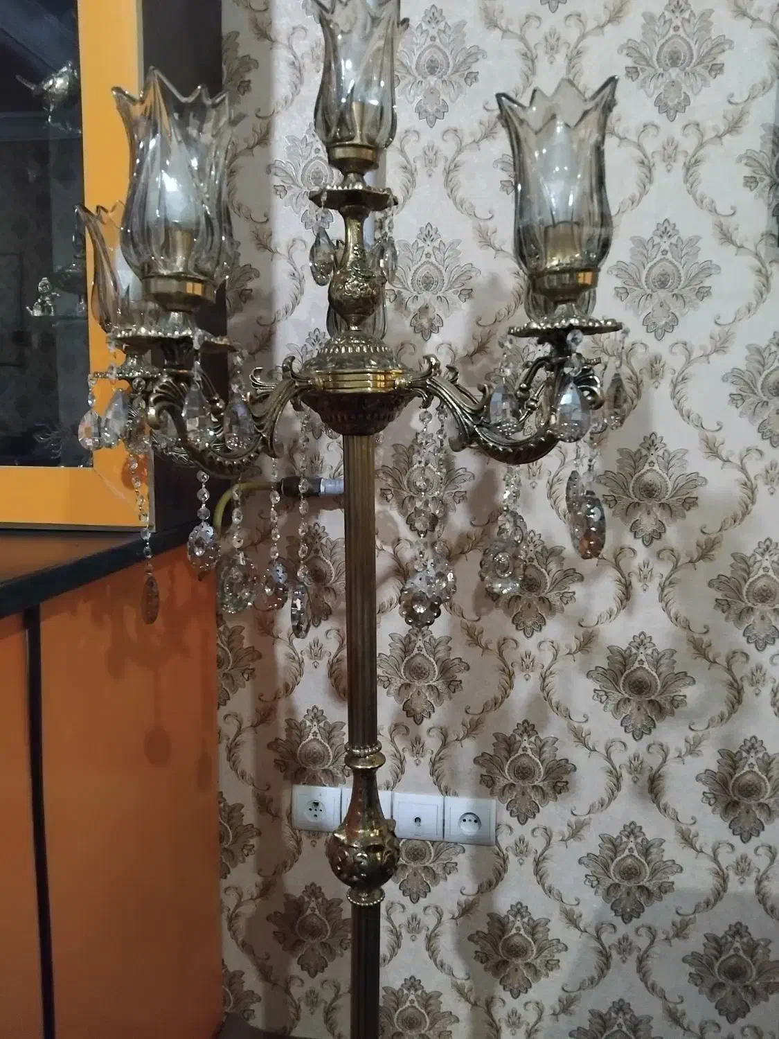 آباژور سالنی برنز|چراغ خواب و آباژور|کلاردشت, |دیوار