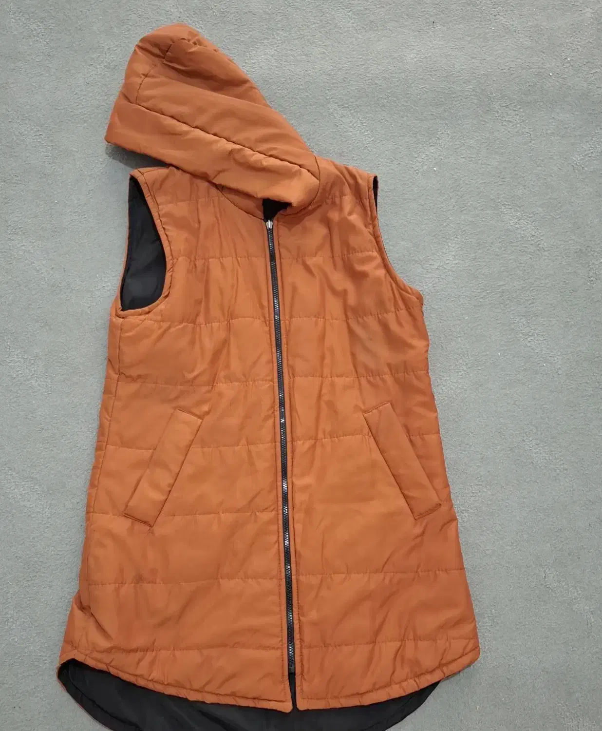 دو عدد پافر ،و یک کاپشن|لباس|سنندج, |دیوار