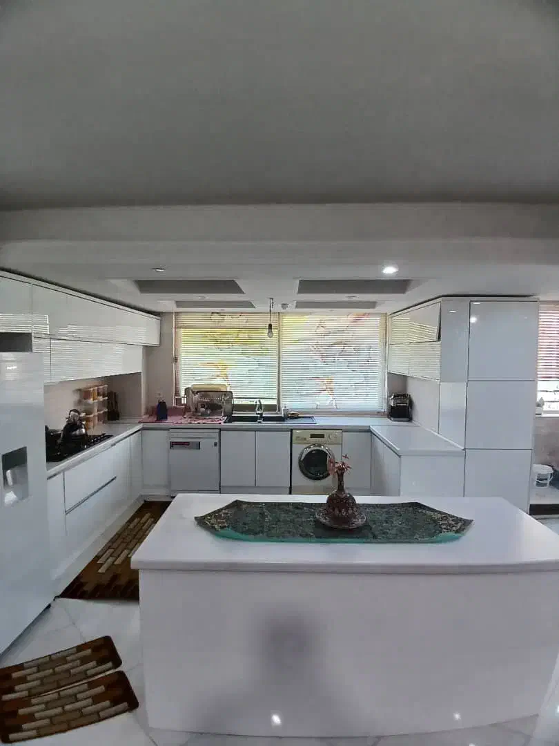 ۱۲۵ متر دو خوابه فول امکانات  خ نجات الهی