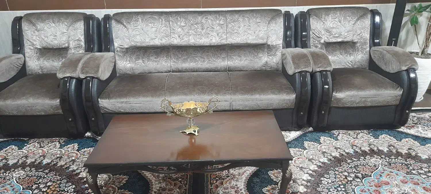 فروش مبلمان راحتی ۷نفره به همراه جلو مبلی|مبلمان خانگی و میز عسلی|ابهر, |دیوار