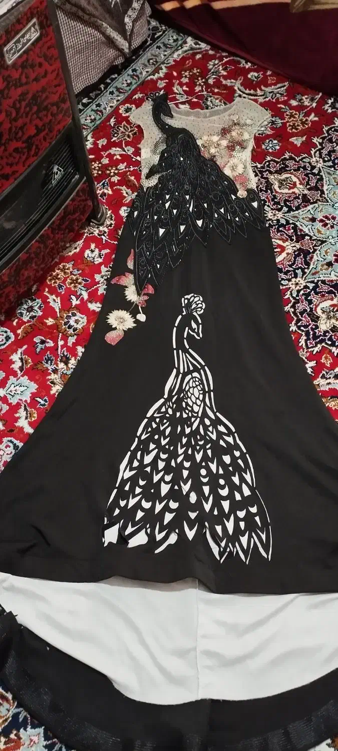 پیراهن مجلسی|لباس|فاروج, |دیوار