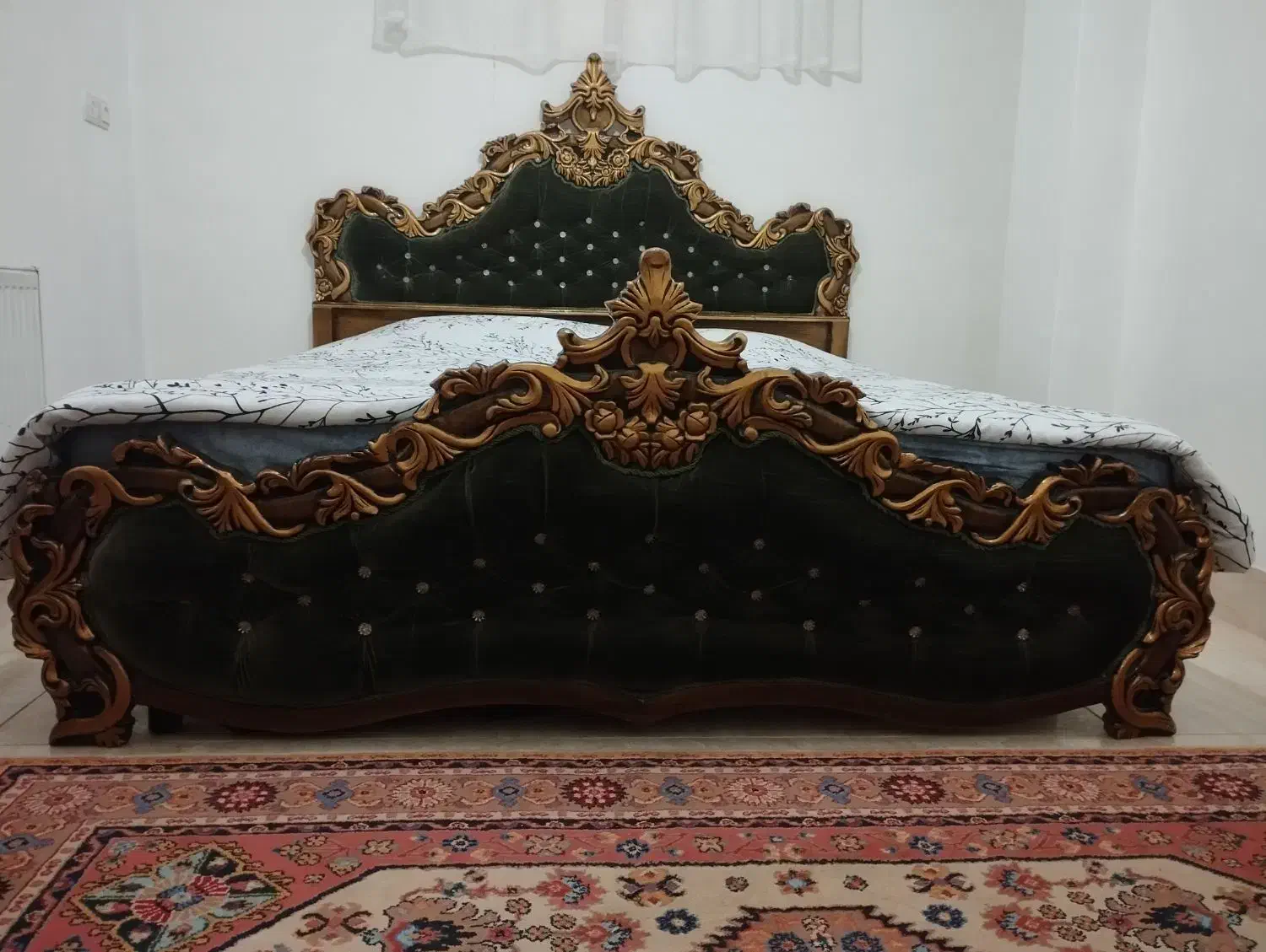 تخت سلطنتی چوب راش|تخت و سرویس خواب|شاهین‌شهر, گرگاب|دیوار