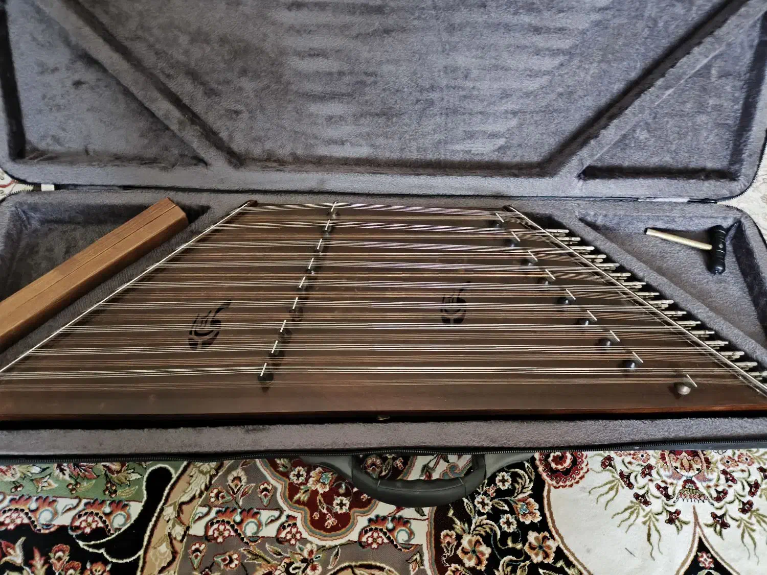 سنتور استاد سالاری|سازهای سنتی|اندیشه, اندیشه فاز ۵|دیوار