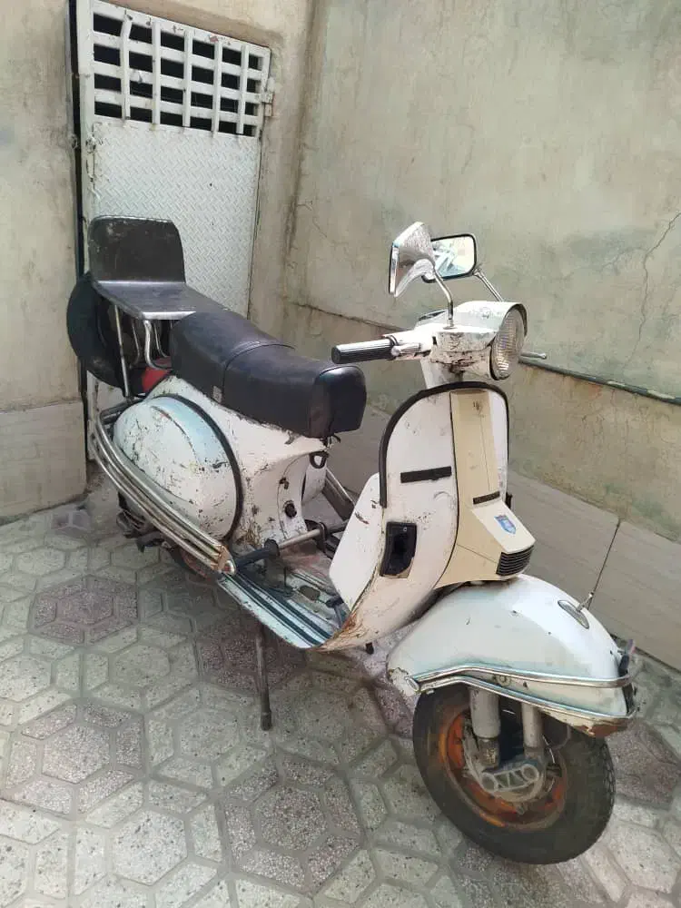 موتور وسپا 125|موتورسیکلت|شیراز, انجیر|دیوار