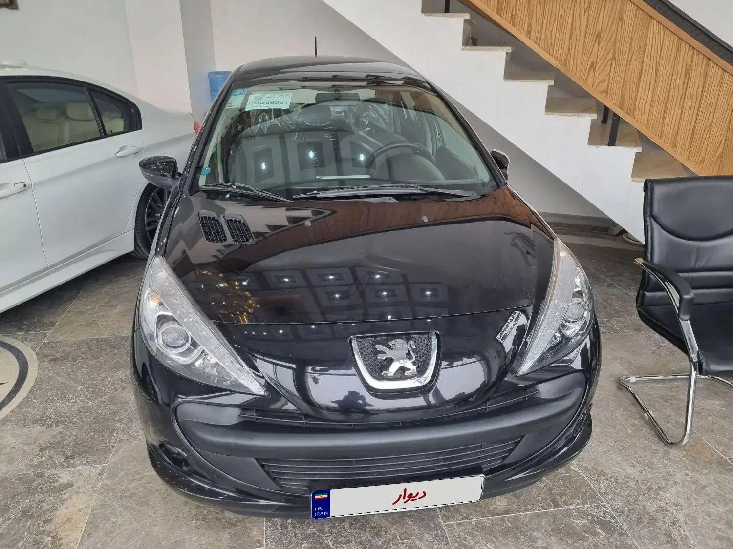 207 پانا مشکی|خودرو سواری و وانت|قم, پشت انبار نفت|دیوار