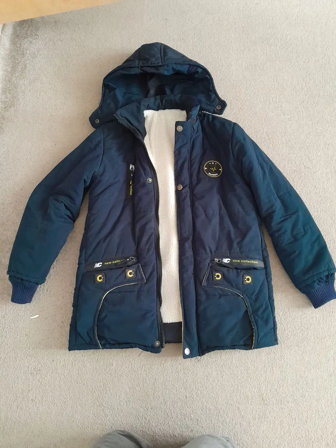 کاپشن گرم|لباس|بروجرد, |دیوار