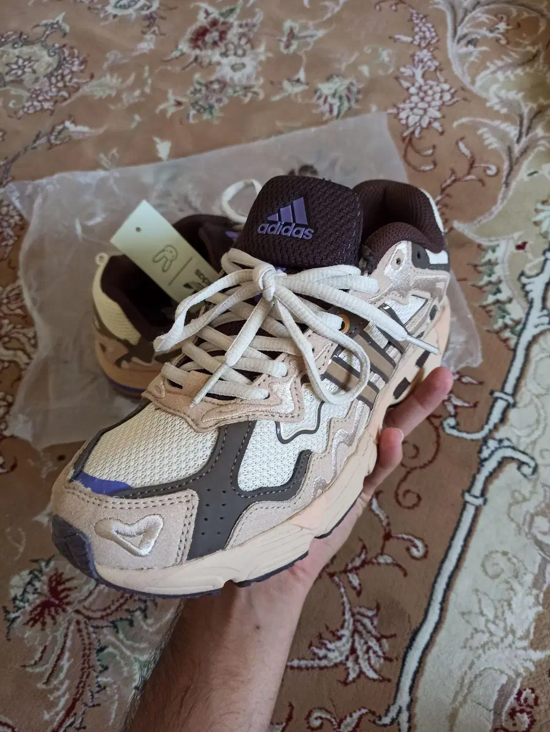 کتونی آدیداس|کیف، کفش، کمربند|پاکدشت, پاکدشت (مامازند)|دیوار