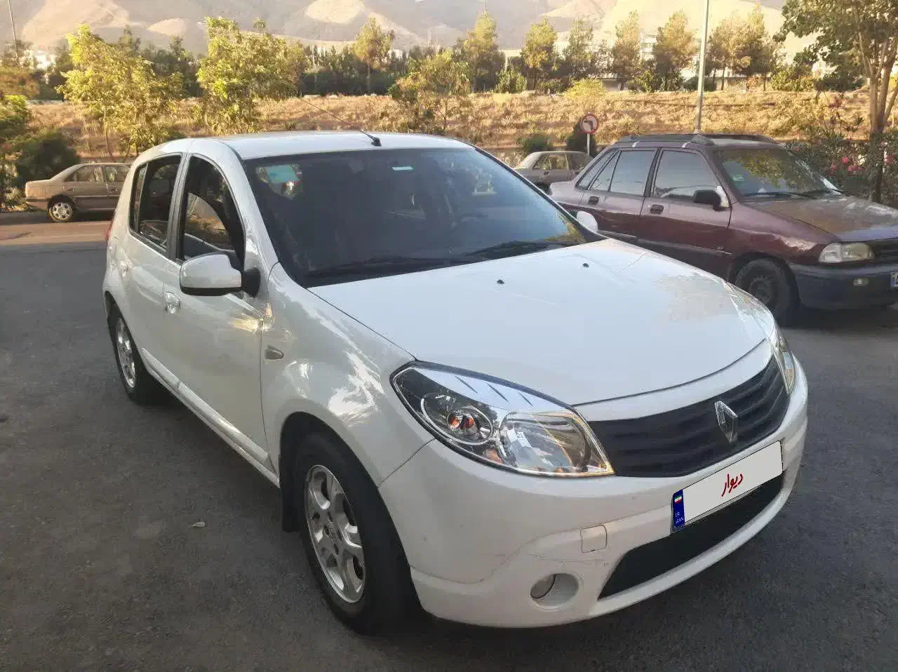 ساندرو مدل 97/ سند تک برگ/ در حد صفر|خودرو سواری و وانت|تهران, گلستان (شهرک راه آهن)|دیوار