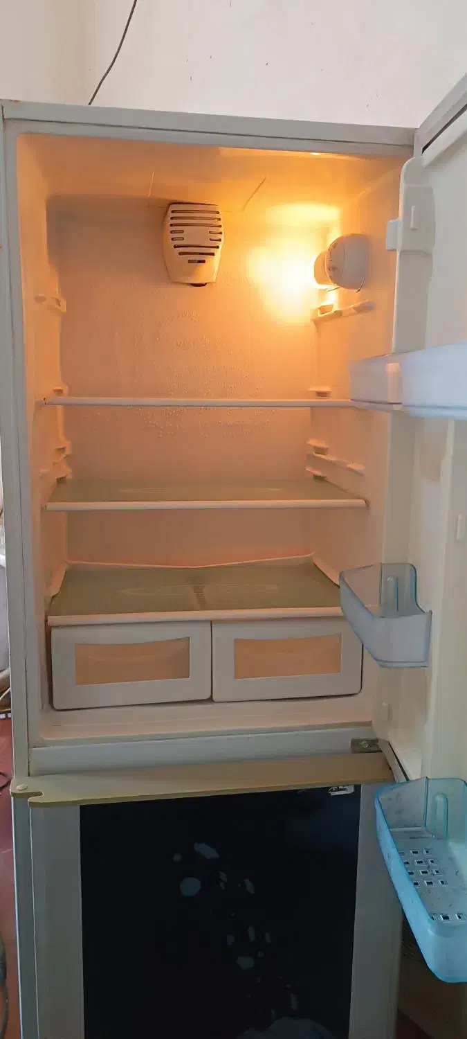 یخچال فریزر بدون برفک نرسی تمیز سالم|یخچال و فریزر|سیمین شهر, |دیوار