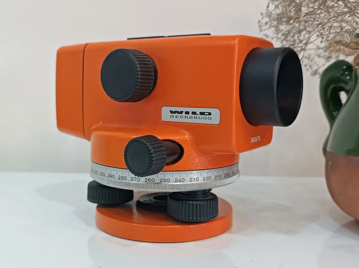 دوربین نقشه برداری،ترازیاب،نیوو،wild ، سوئیس|مصالح و تجهیزات ساختمان|مشهد, الهیه|دیوار