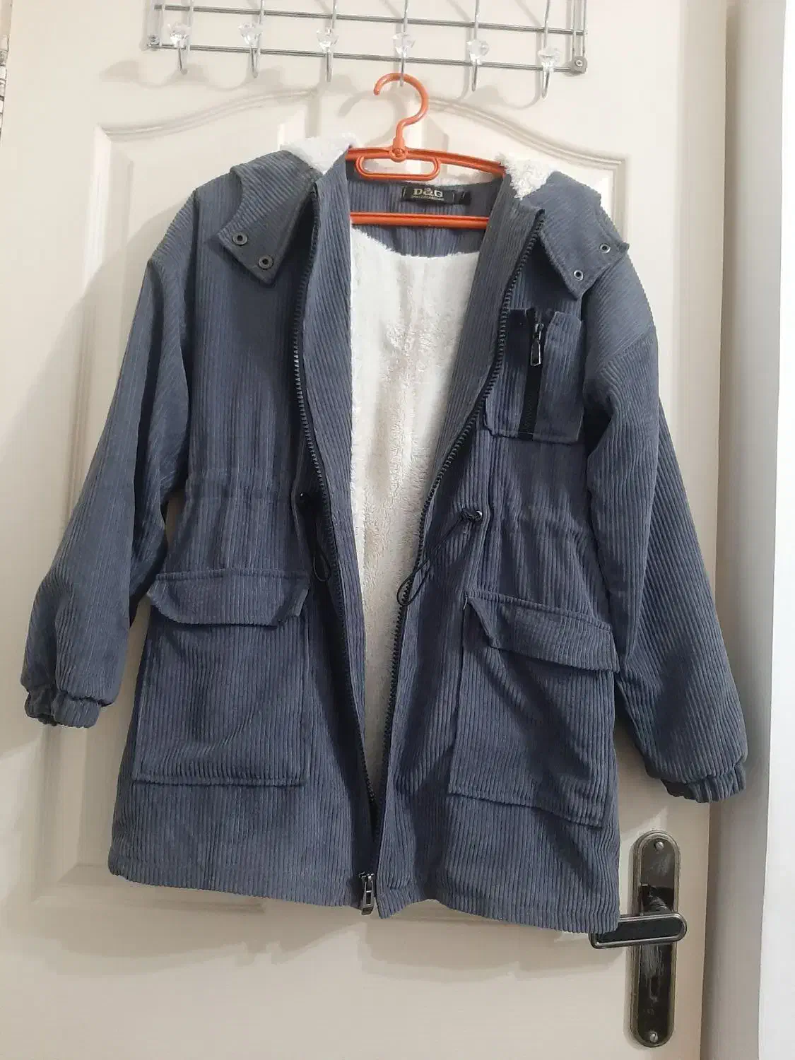 پالتو شیک وتمیز|لباس|رشت, پاستوریزه|دیوار