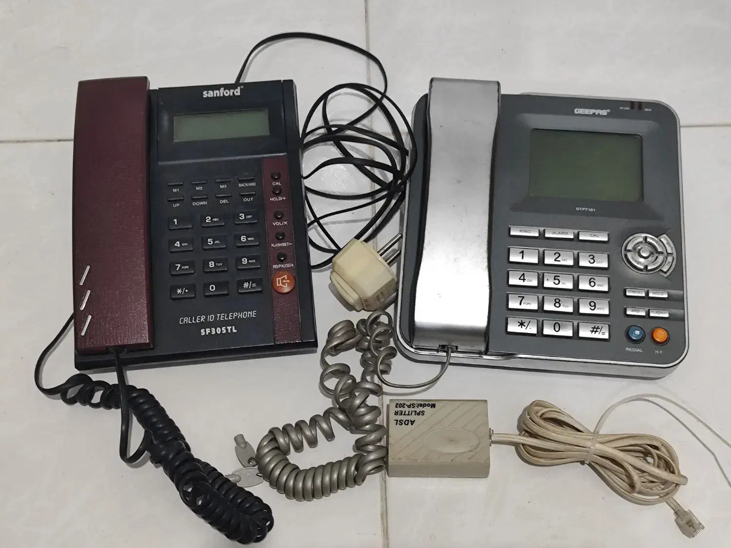 سه عدد تلفن رومیزی|تلفن رومیزی|شهرکرد, |دیوار