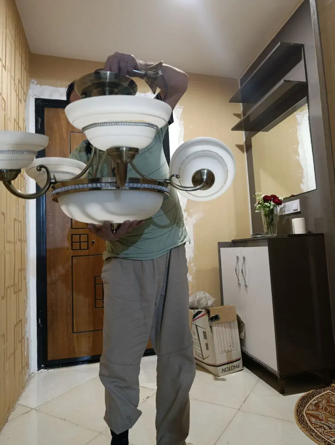 لوستر ۵شاخه|لوستر و چراغ آویز|گلبهار, شهر جدید گلبهار|دیوار