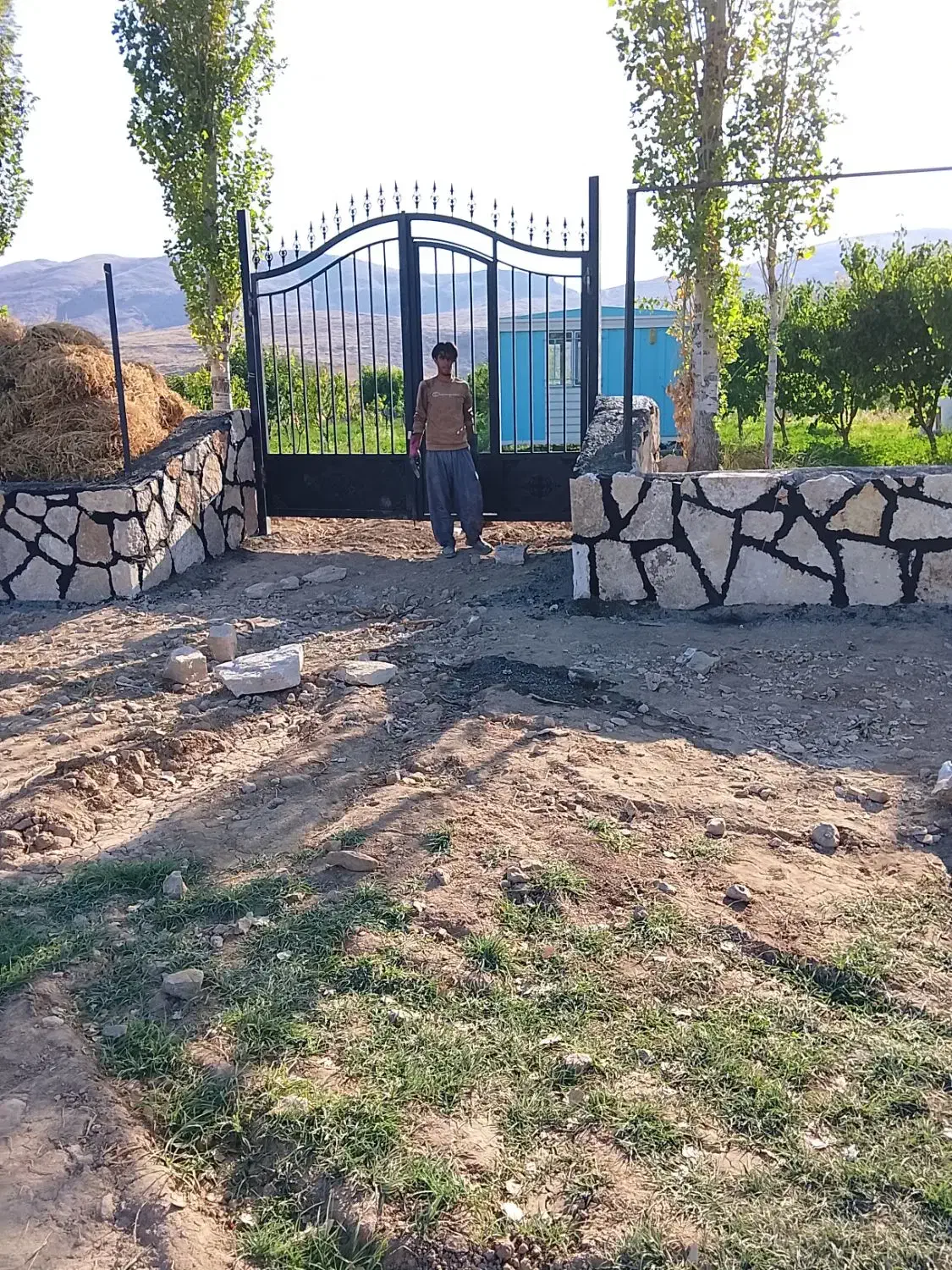 دیوار نما باغات ،بند کشی، جدول ،بتن پلاک|خدمات باغبانی و درختکاری|پلدشت, |دیوار