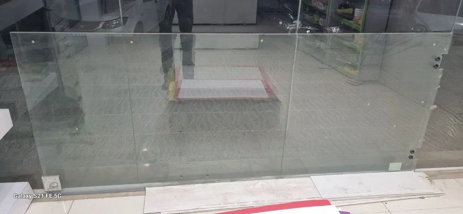 شیشه سکوریت (درب)|فروشگاه و مغازه|فولادشهر, B4|دیوار