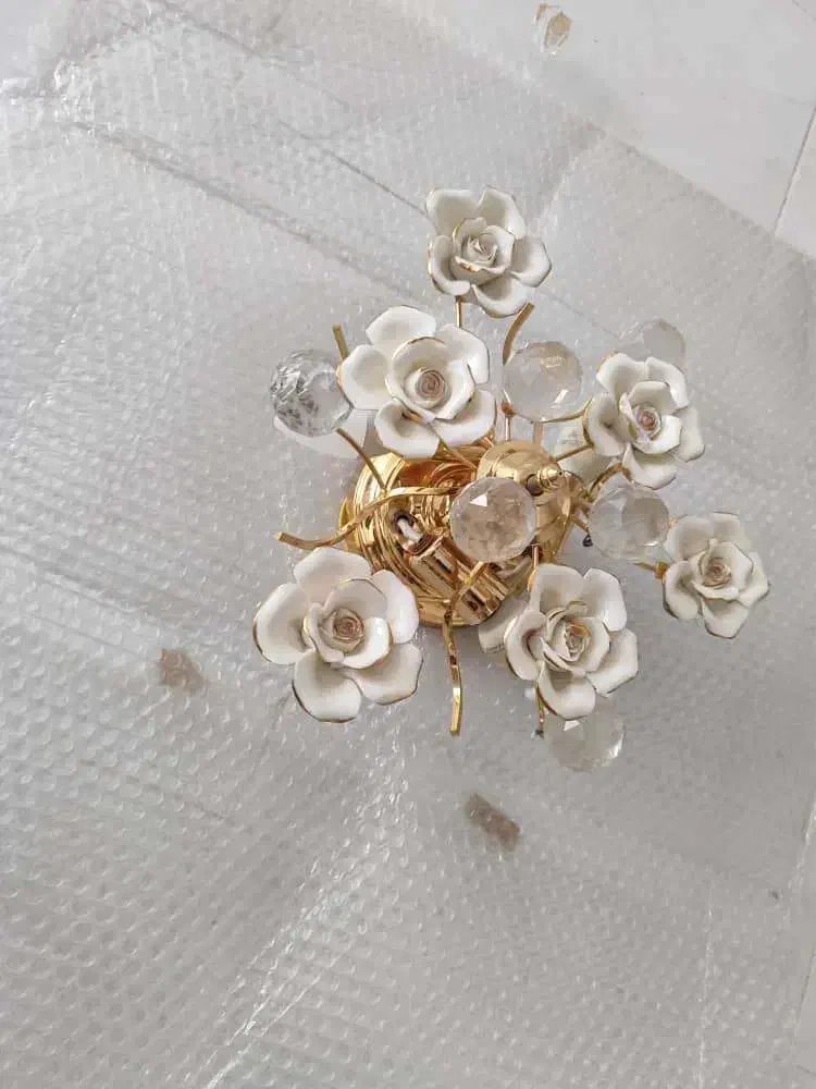 لوستر سقفی سفید طلایی|لوستر و چراغ آویز|پردیس, فاز ۱۱|دیوار