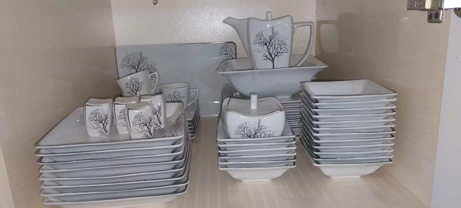 سرویس چینی ۱۸ نفره|ظروف سرو و پذیرایی|ساری, |دیوار