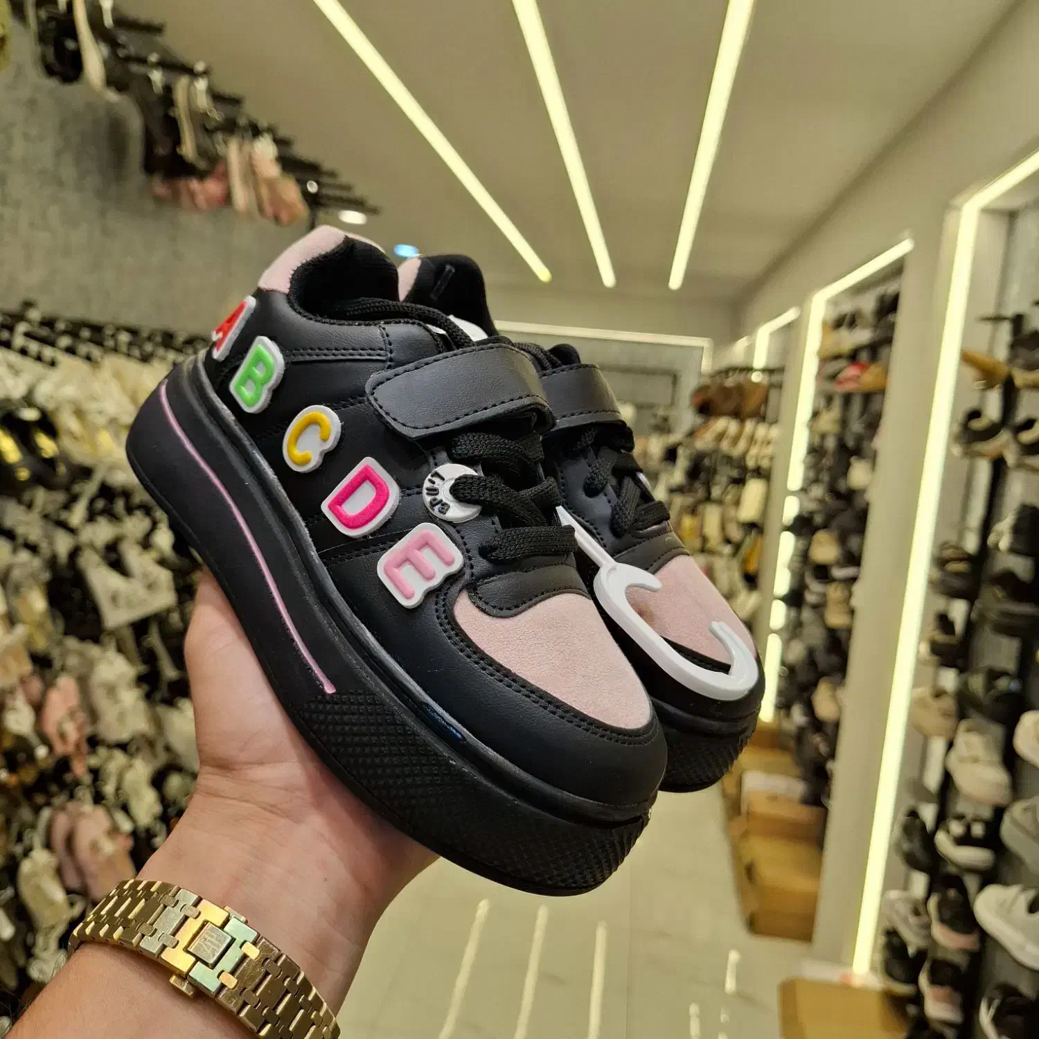 بزرگترین حراجی کفش جهرم|کیف، کفش، کمربند|جهرم, |دیوار