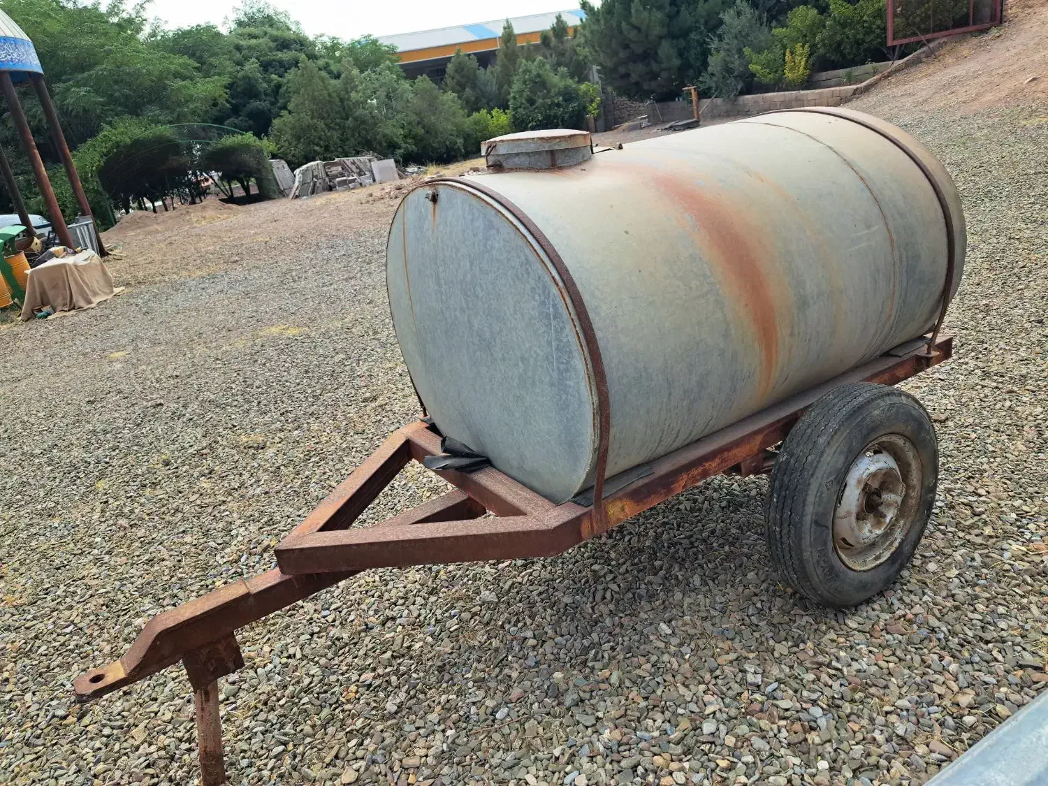 فروش تانکر با شاسی 1000لیتری|ماشینآلات صنعتی|زرند, |دیوار