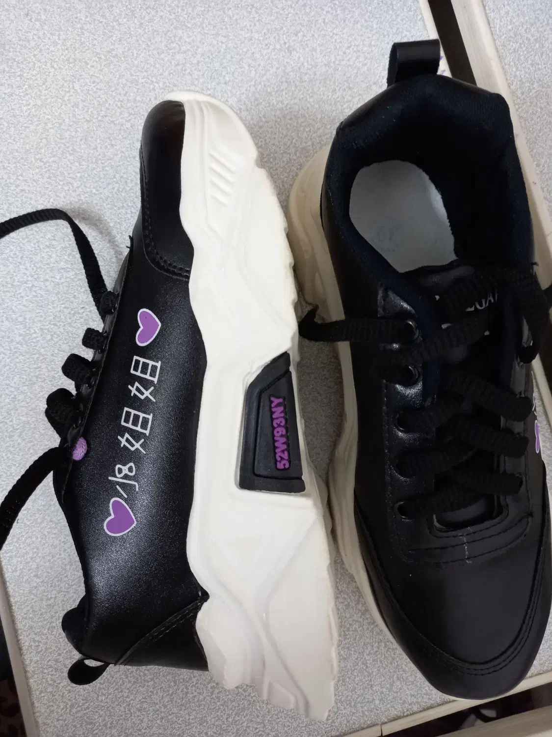 کفش کتونی لژ دار چرم|کیف، کفش، کمربند|برازجان, |دیوار